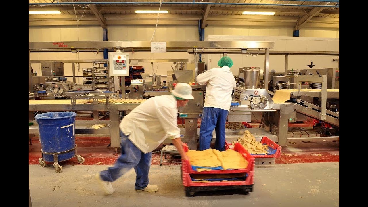 Behind the scenes at a famous Welsh pie factory YouTube