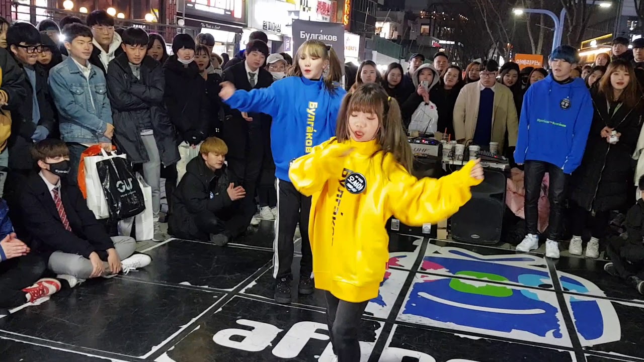 190216 Friday - 춤추는 곰돌 홍대 버스킹 직캠ㅣFriday - AF STARZ Hong-dae busking fancam