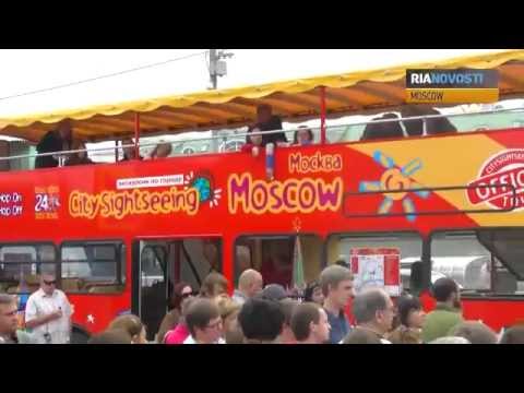 Video: How Do Double-decker Buses Go In Moscow