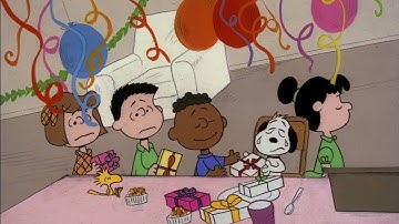 Snoopy daps up Franklin