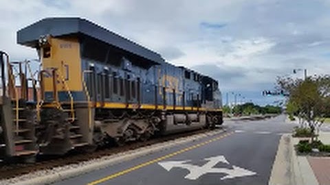 [CSX]969 GE ES44AH-CW44AH Leads Q140-02 With K5HLA Blowing Through Fay NC Headed NB With Long Train