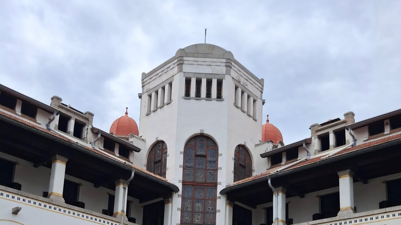 Pertama kali ke Lawang Sewu ! Ternyata ga seseram cerita orang | Masadi Vlog