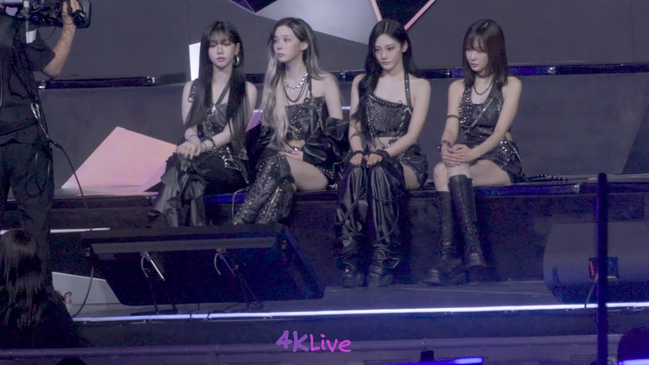 aespa 에스파 카리나 윈터 지젤 닝닝 at Guest Seats before Best Female Group Award - MAMA Day2 251129
