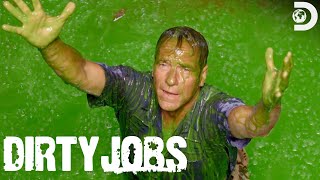 Mike Rowe Lives His Lifelong Dream Of Getting Slimed Dirty Jobs Discovery