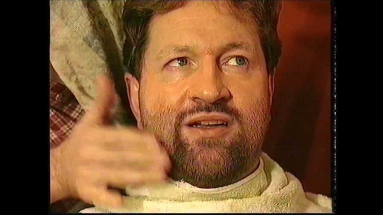 Dave Rummell David Rumelle-The Art of the Pantomime Dame-BBC-1995 - YouTube