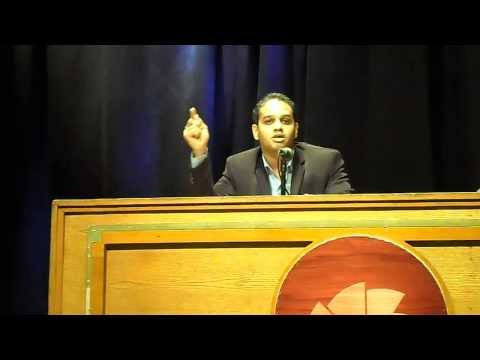 قصيدة ضد "المتاجرة بالدين" خلال لقاء الأدباء بالساقية