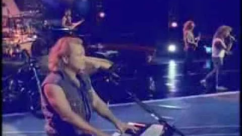 Foreigner - Waiting For A Girl Like You - Live on Stage