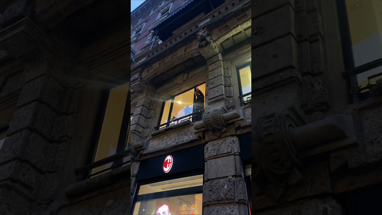 𝐅𝐔𝐋𝐋𝐊𝐑𝐔𝐆 ❤️ 𝐓𝐈𝐅𝐎𝐒𝐈 Fullkrug incontra i tifosi rossoneri all’AC Milan Store in via Dante
