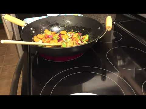 Vidéo: La recette la plus délicieuse de poulet aux légumes au four