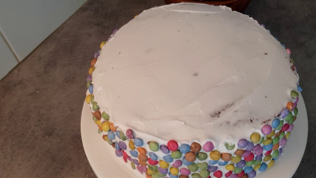 Gateau Au Chocolat D Anniversaire Youtube