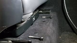 Range Rover Fault codeB0028 13 right side airbag deployment control circuit open easy fix