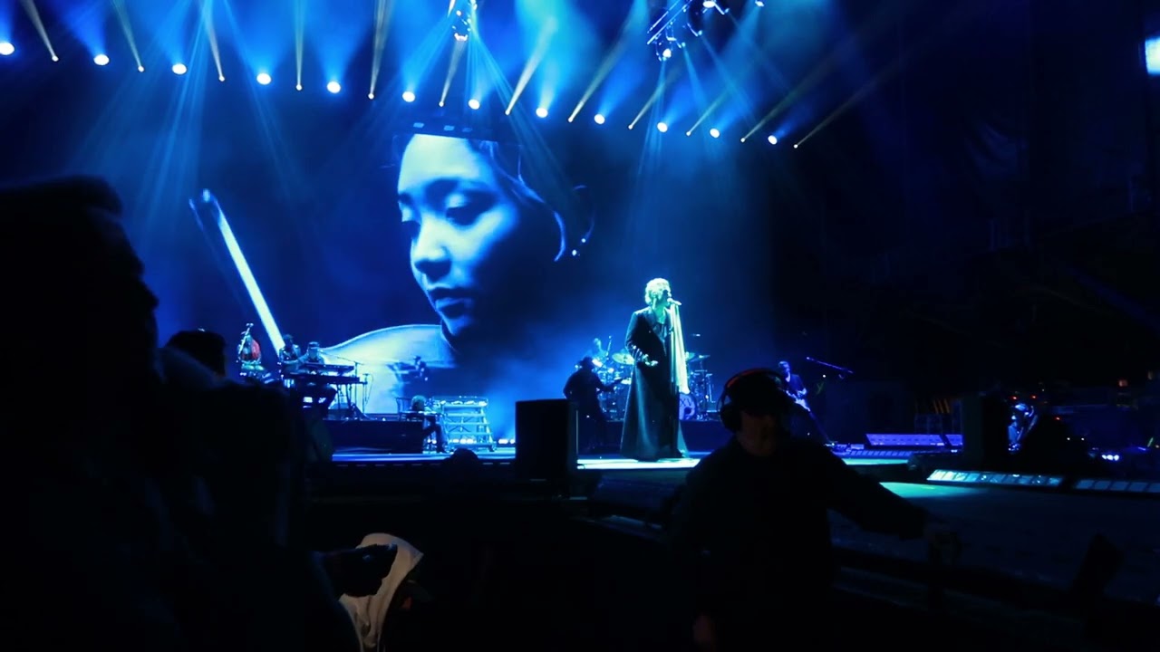 Robbie Williams - No Regrets (Hawke's Bay, NZ, 12/11/2023)