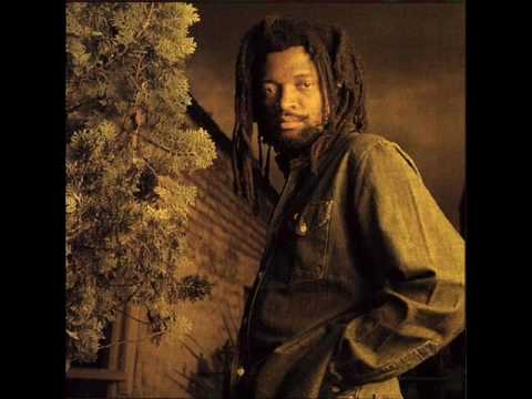 Lucky Dube   Its Not Easy