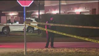 Davie Police investigate stabbing that left 1 critically injured