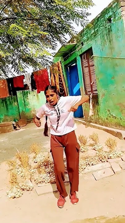 Koi Aaye Koi Jaye Meri Lakh Duayen Paye Koi aaye to le jaye# meri lakh duaye paye#dance #shortvideo #