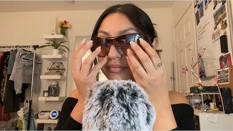 ASMR tapping on random objects on my desk 😌