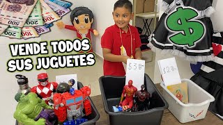 KARIM VENDE TODOS SUS JUGUETES | Family Juega