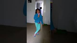 Mi Prima Bailando
