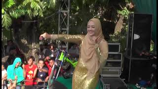 Amelia Ndablek Pamer Bojo