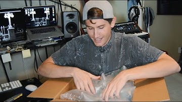 Unboxing - Moog DFAM (Drummer From Another Mother)