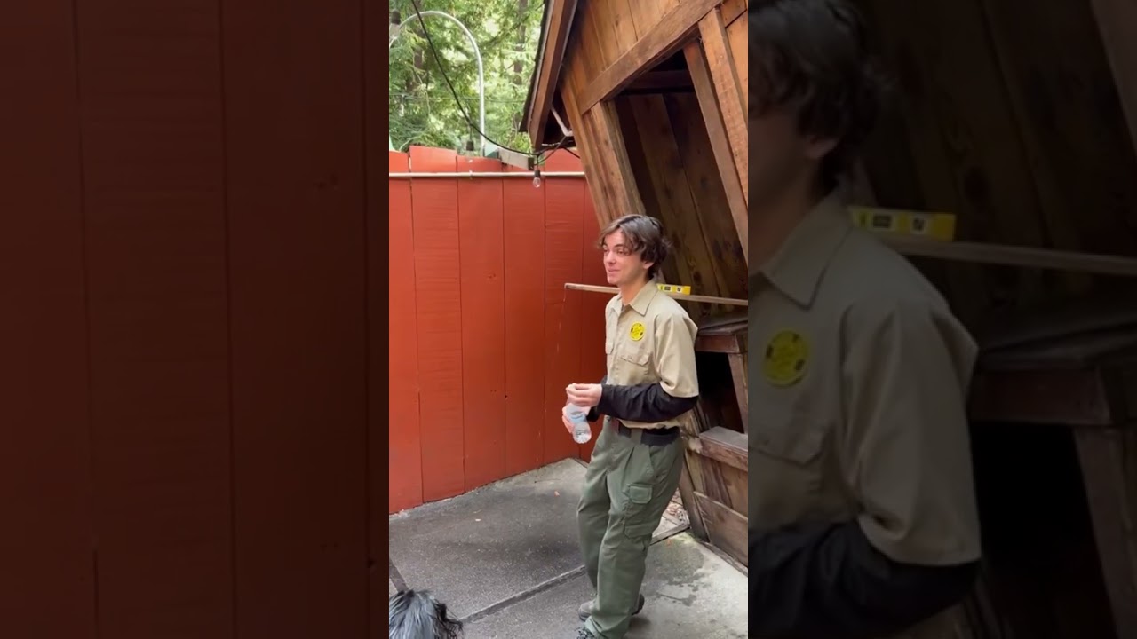 Water 💦 going in opposite direction. The Mystery Spot. 