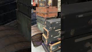 Koffer, Truhen, Reisegepäck, Kisten. Natürlich Vintage Und Viel Patina. Collage Gallery Speyer