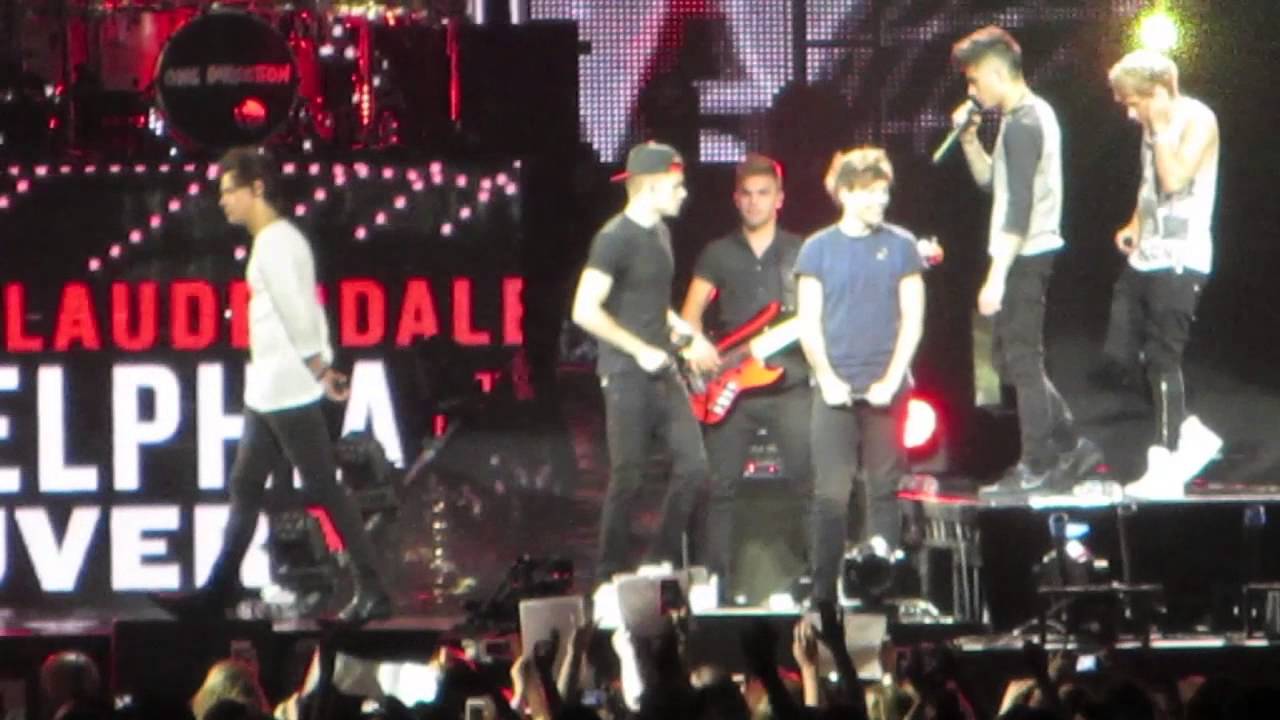 What Makes You Beautiful : One Direction Live @ The Consol Energy Center ( Pittsburgh )
