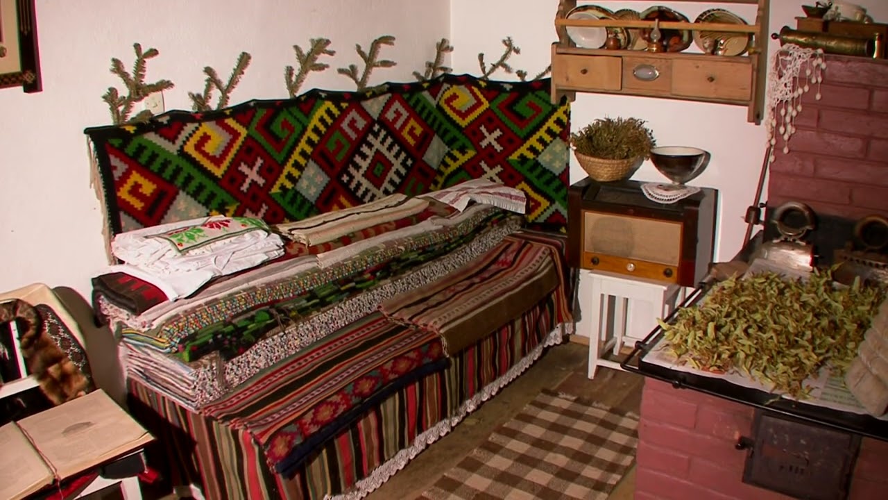 Discover Romania: Casă tradiţională bucovineană (@Arhiva TVR)
