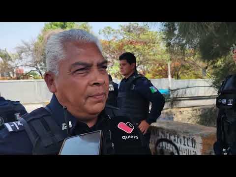 Policías de Zapopan detienen a presunto ladrón de autopartes en calles de la colonia Colli Sitio.