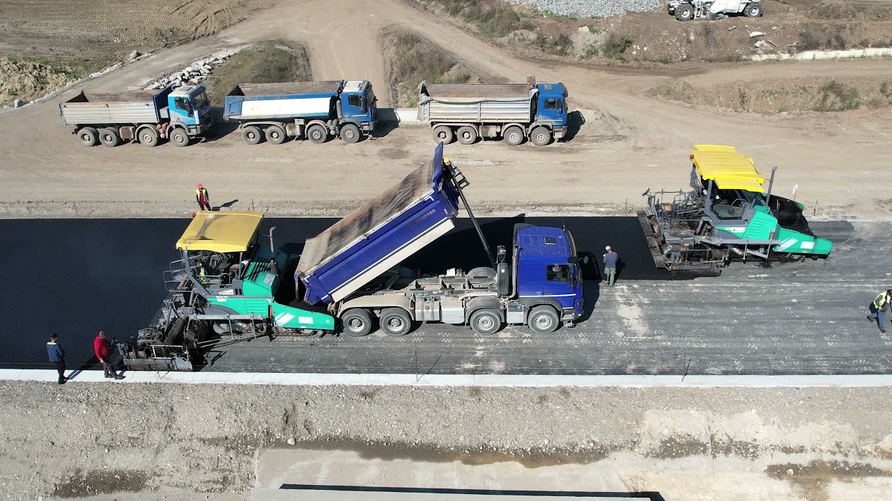 Autostrada A10 Sebes-Turda, lot 2, asfaltari zona alunecarii de la Oiedeja, 03.10.21