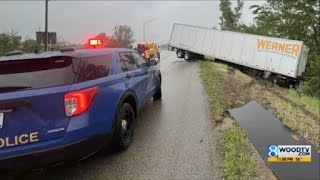 MSP: Semi-truck crashes on SB US-131 near I-96