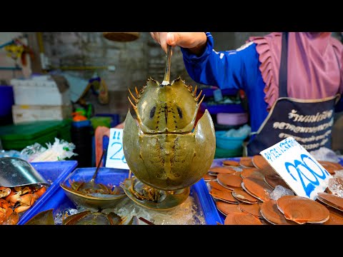 Eating Live Seafood in Pattaya Thailand