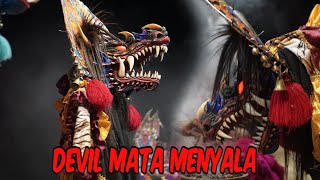 Ketika Lagu Bang-Bang Wetan Dinyanyikan, Mata Barongan Devil Ini Menyala Merah!