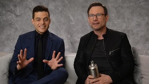 See Which Mr. Robot Stars Once Stalked Steve Carell for a Selfie