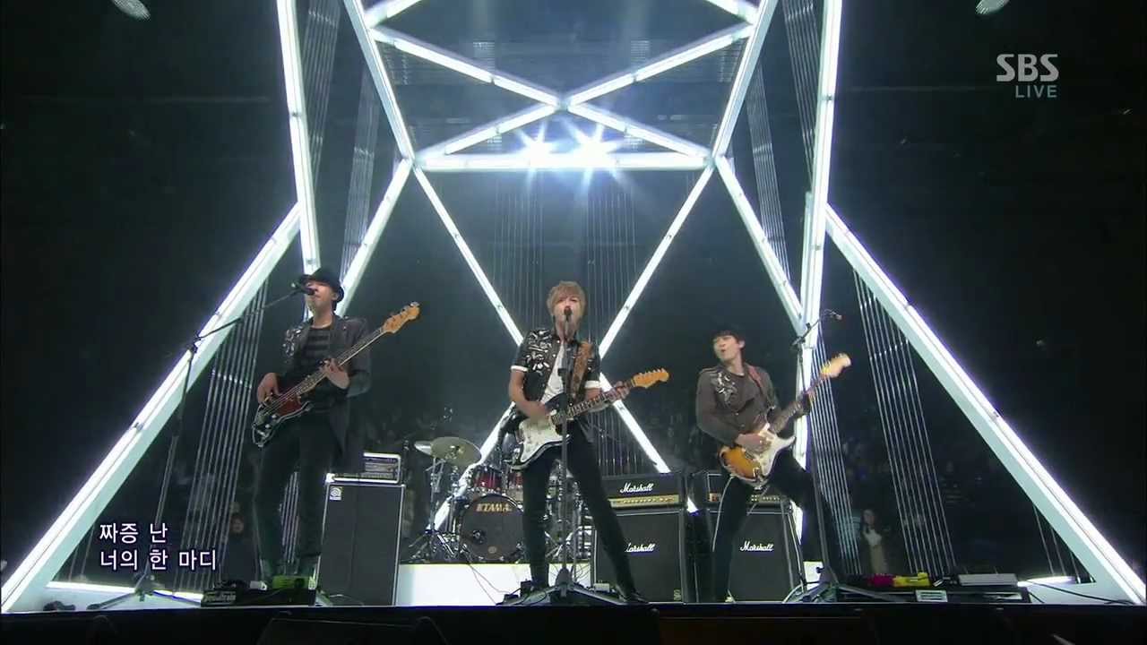 CNBLUE [Кофейня / извините] @SBS Inkigayo Популярная песня 20130120