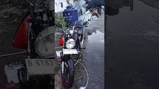 mending mandi aja biyar seger #biker #automobile #storywa #jalan #motorcycle #tigermotivation