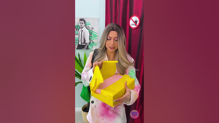 Cosa è stato messo nel suo zaino? Qualcosa di commestibile o no? #divertente