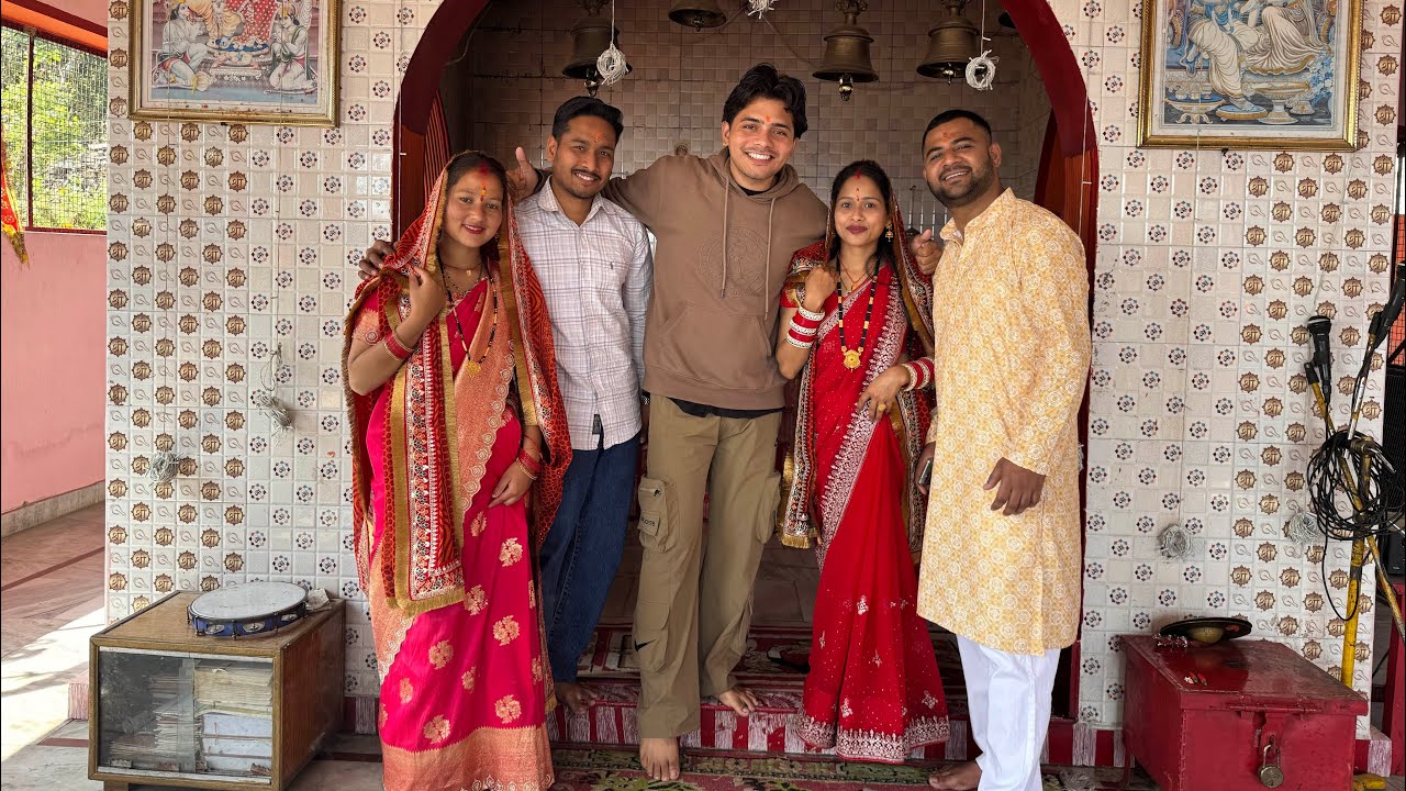 New Couples Ke Sath Mandir 😍