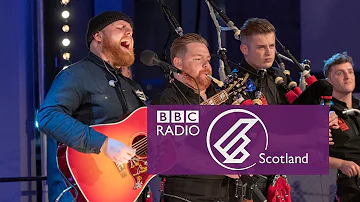 Tom Walker & Red Hot Chilli Pipers - Leave A Light On (The Quay Sessions)