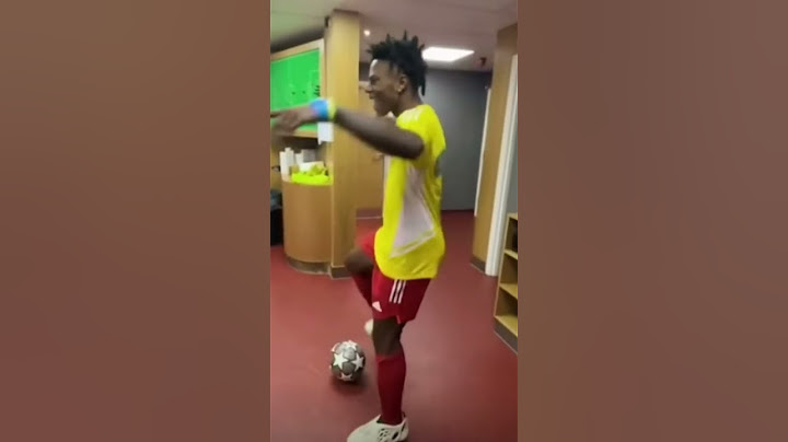 Ishowspeed tries his foam runners made for football👑🔥 #shorts