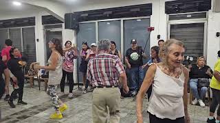 Último bailongo en nuevo local bailes suspendidos