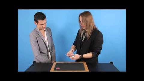 Gambit (Red) by Dee Christopher and Magic Tao - Trick - asdetrebol.com