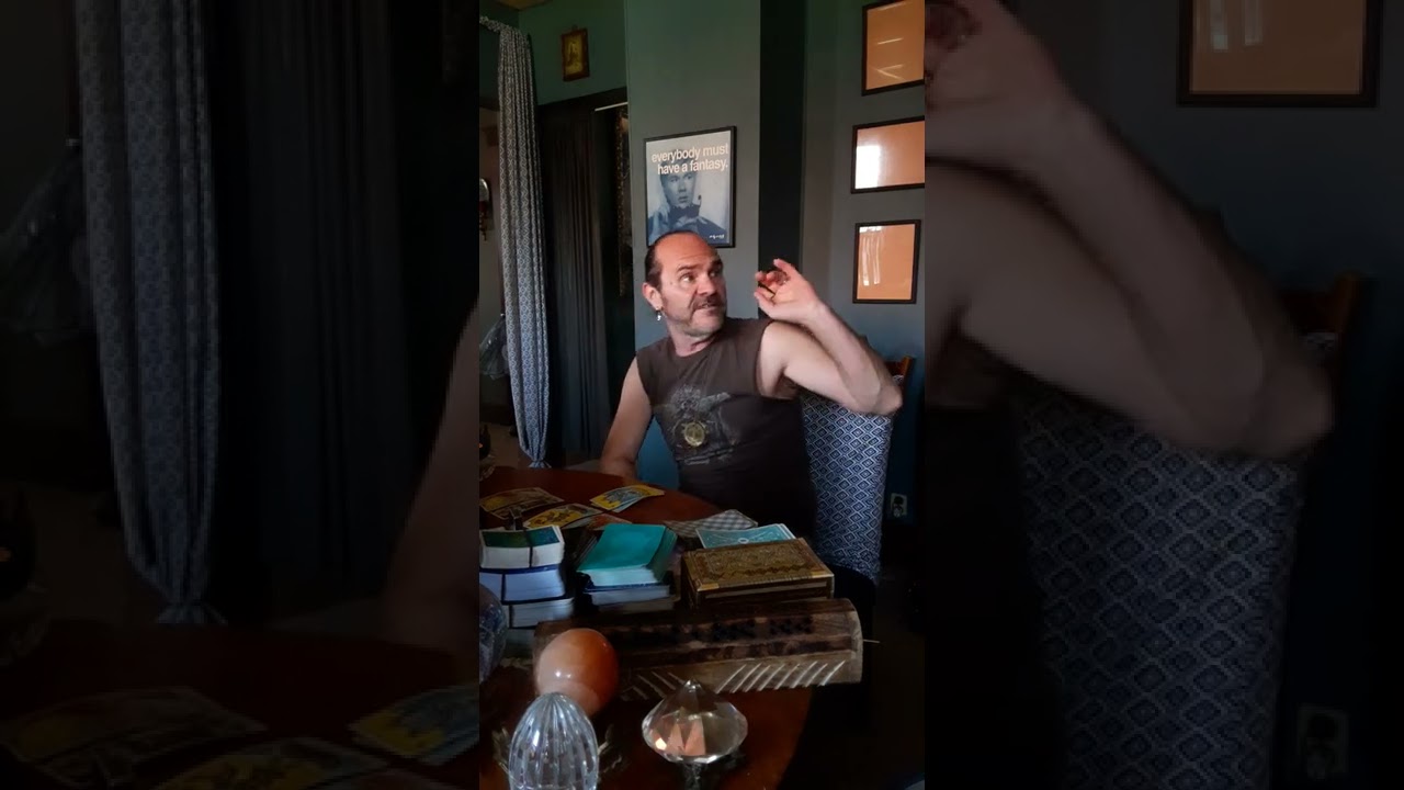 Козерог. Лишение кого-то энергии... Неожиданная встреча, которая приведёт к счастью!