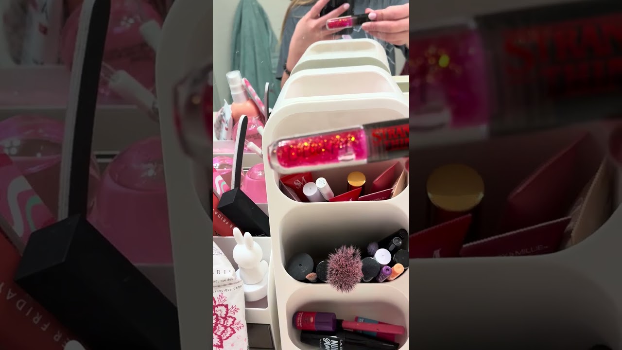 Clean my makeup cabinet with me!! 