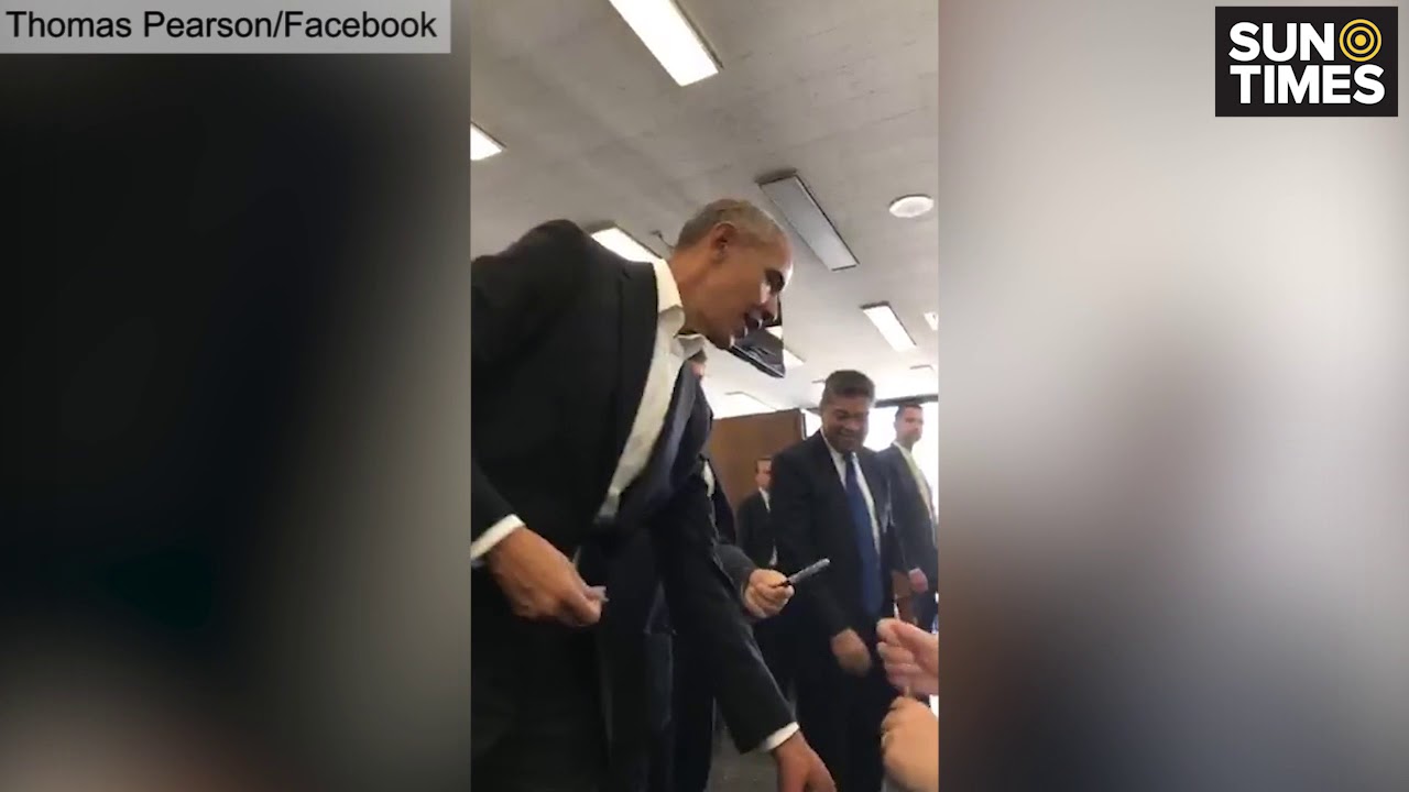 Obama arrives for jury duty at Daley Center