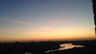 London in time lapse-2 sunrise over the Thames