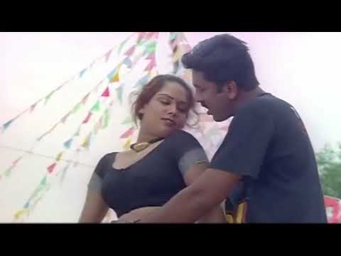 Mallu Sindhu Hot Romantic Dance with boyfriend | Hot Mallu Sindhu Aunty