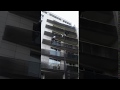 パリ 驚異的な身体能力で危険を顧みず子供を救出する移民男性 パリ 驚異的な身体能力で危険を顧みず子供を救出する移民男性