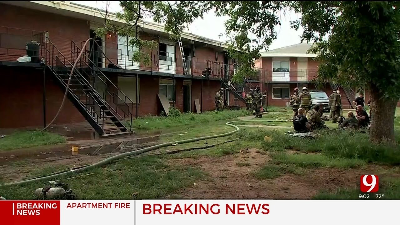 Fire Crews Battle SW Oklahoma City Apartment Fire - YouTube