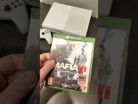 Видео: Авито xbox one s 2 джойстика и диски